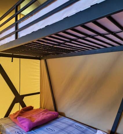 Chambre2_tente_ecolodge_camping_la_marmotte