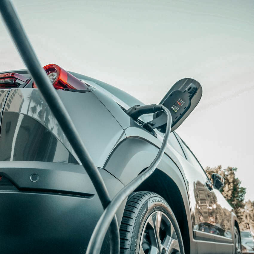 Borne de recharge pour véhicules électriques