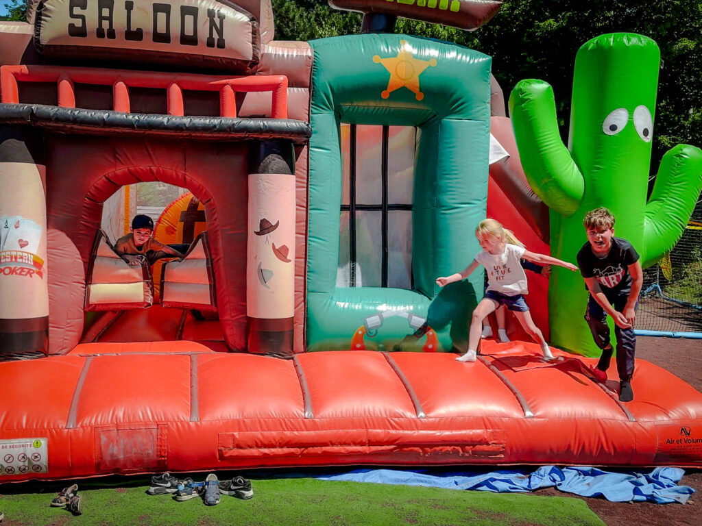 jeu gonflabe camping la marmotte